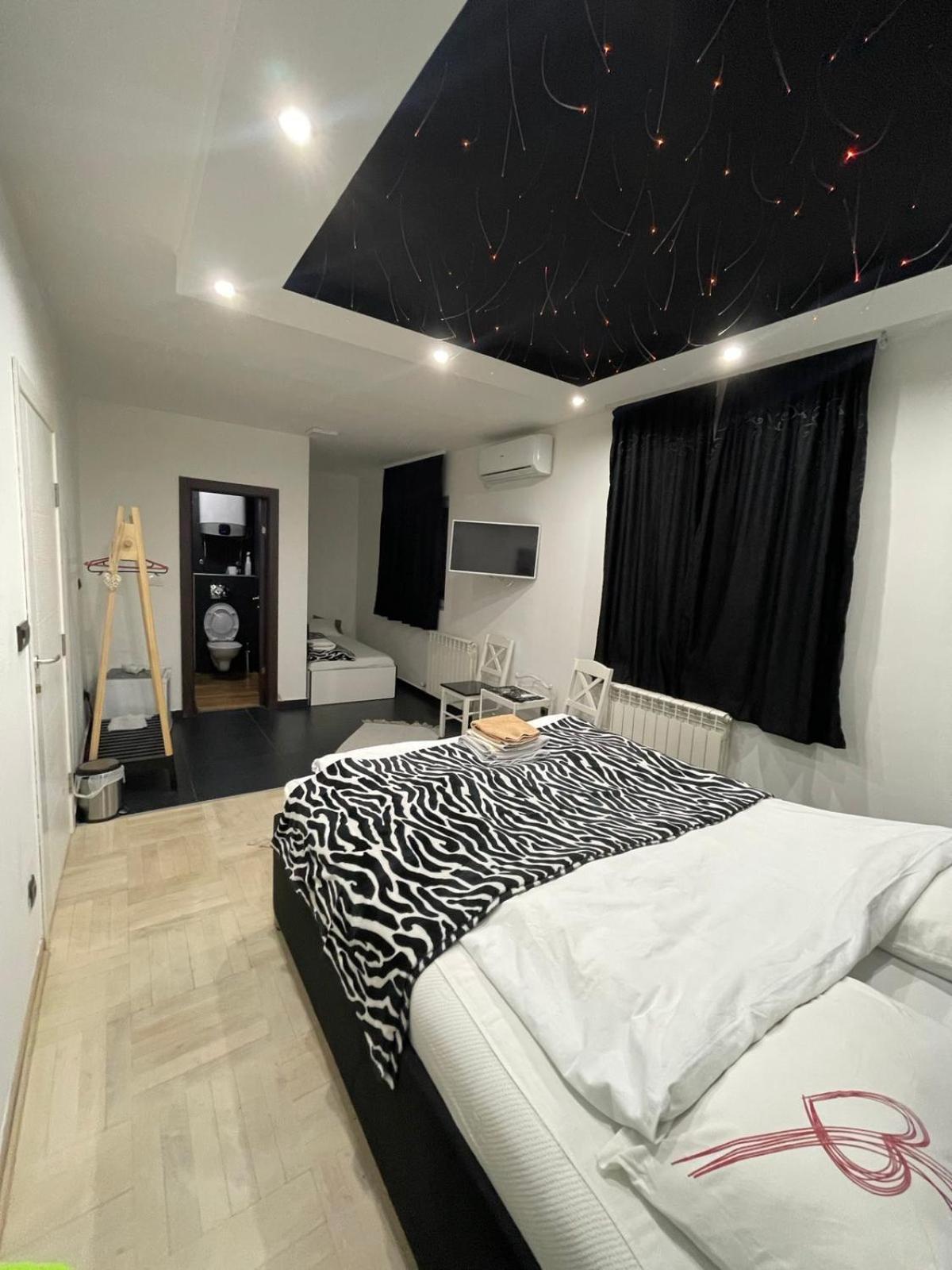 Airport Apartments Belgrade Room photo