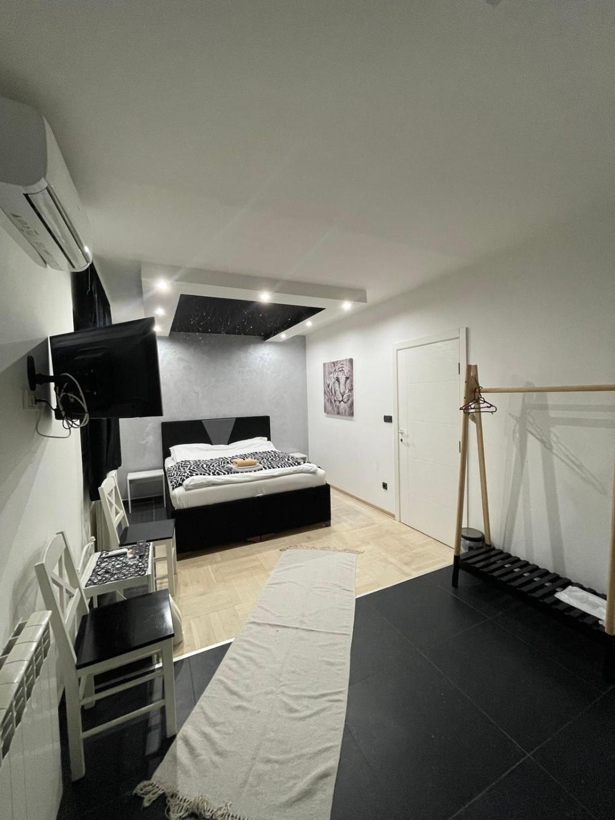 Airport Apartments Belgrade Room photo